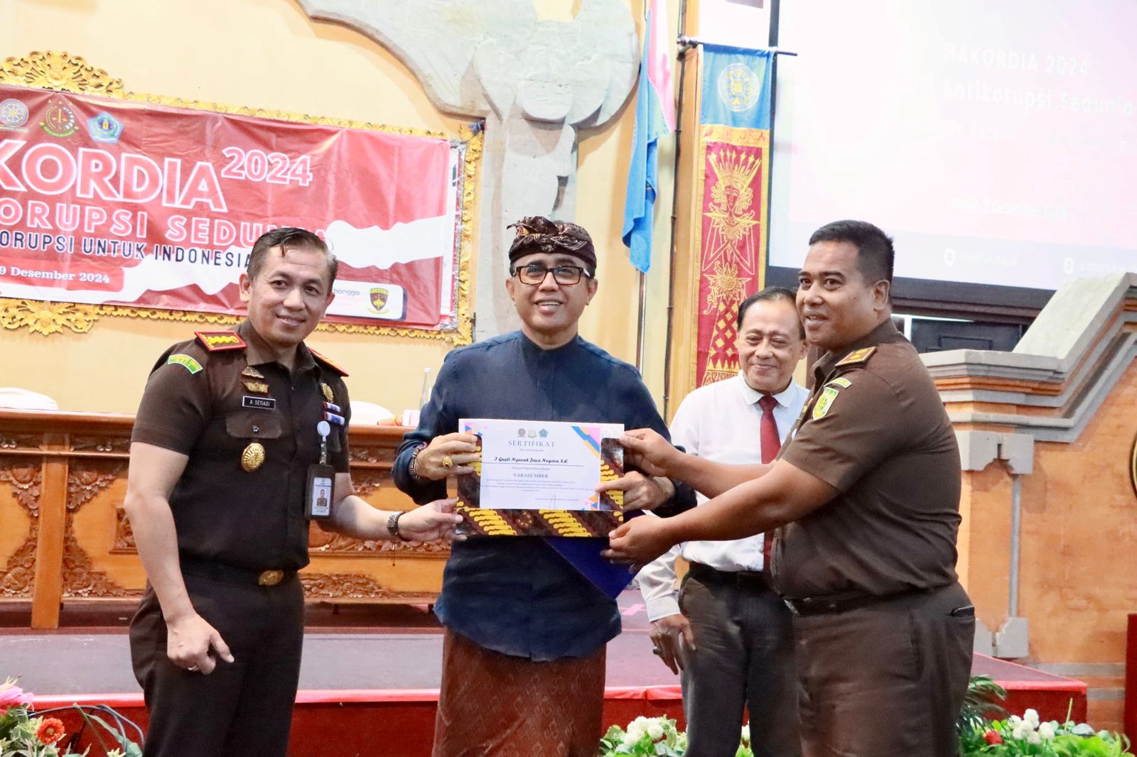 Talkshow Hakordia di FH Unud, Walikota Jaya Negara Sampaikan Kinerja Anti Korupsi