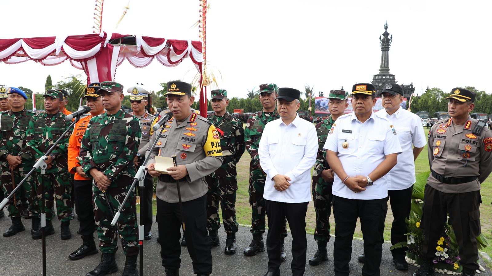 Kapolri dan Panglima TNI Pimpin Apel Gelar Pasukan Operasi Lilin 2024 di Bali