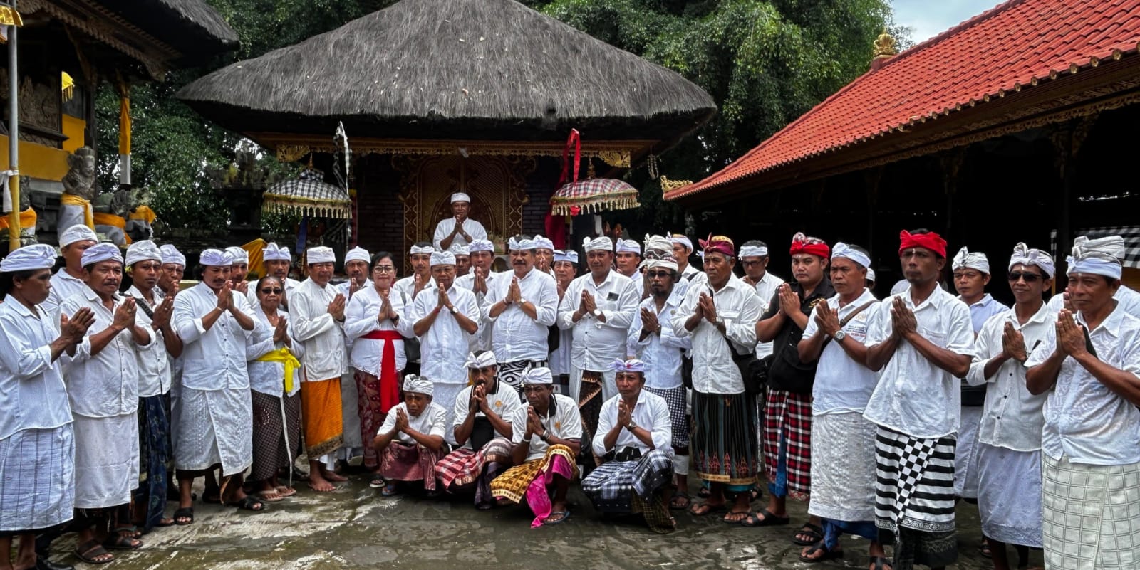 Wayan Koster Ngaturang Parama Suksema di 58 Pura Selama 9 Hari, Doakan Bali Aman, Damai dan Kondusif