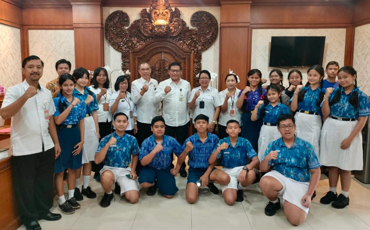 Pemkot Denpasar Beri Dukungan Siswa Berlaga di Thailand Inventors Day 2025