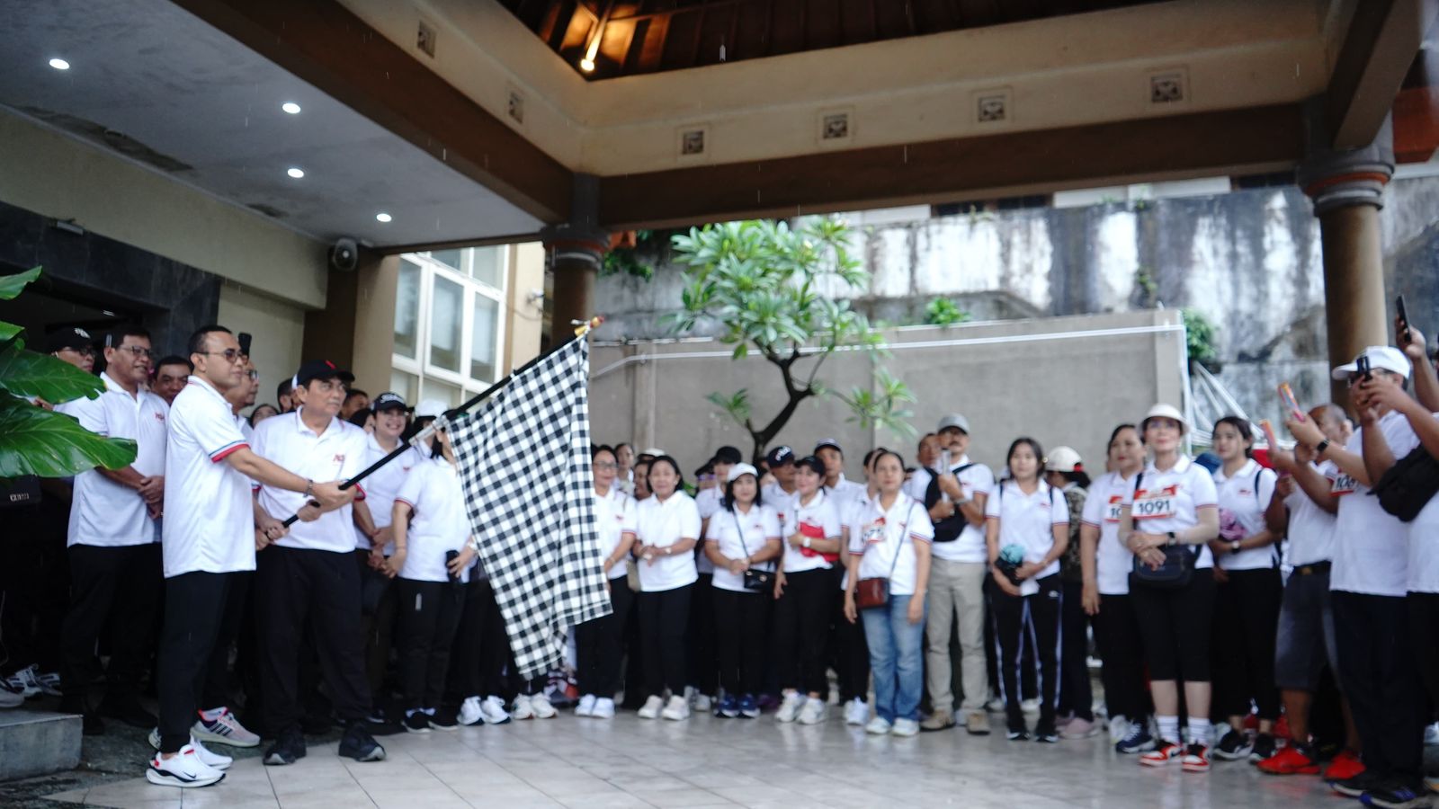 Peringati HUT ke-104 RSUD Wangaya, Walikota Jaya Negara Lepas Fun Run
