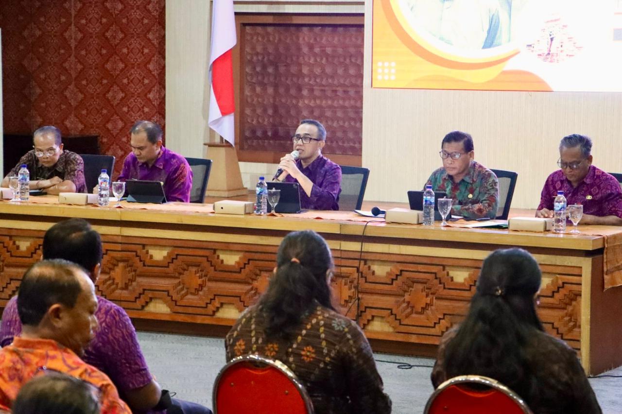 Rakor Percepatan Pengelolaan Sampah, Walikota Jaya Negara Pastikan Pengawasan Perda dan Kinerja Swakelola