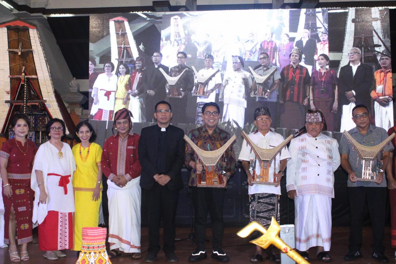 Wawali Denpasar Arya Wibawa Hadiri Perayaan Natal IKAT Bali