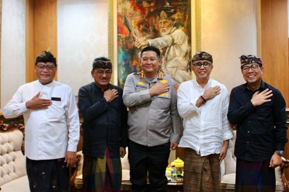 Kapolresta Denpasar Kombes Pol. Wisnu Prabowo Berpamitan Dengan alikota Jaya Negara