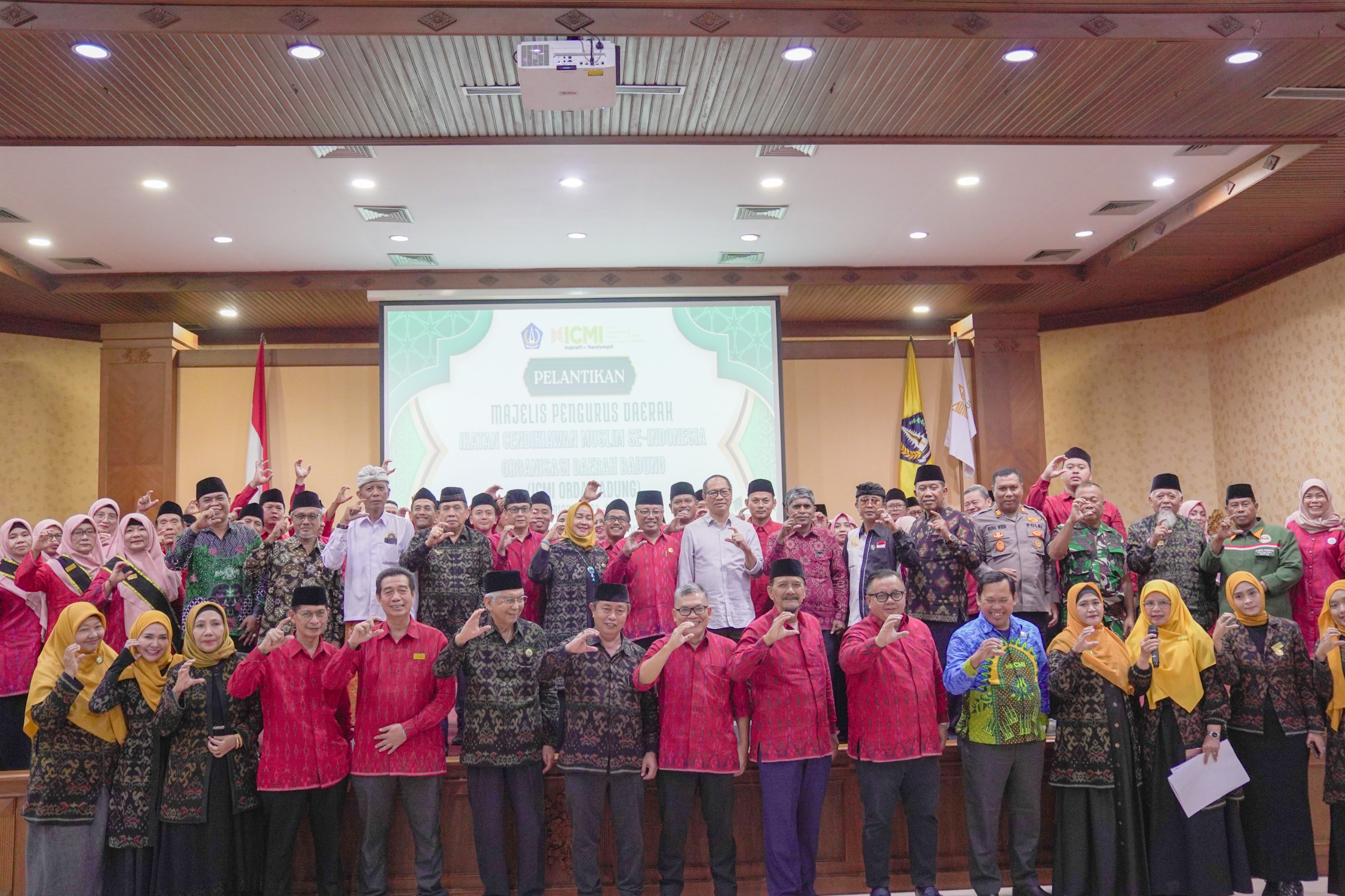 Wabup Suiasa Hadiri Pelantikan MPD ICMI ORDA Badung Periode 2024-2029