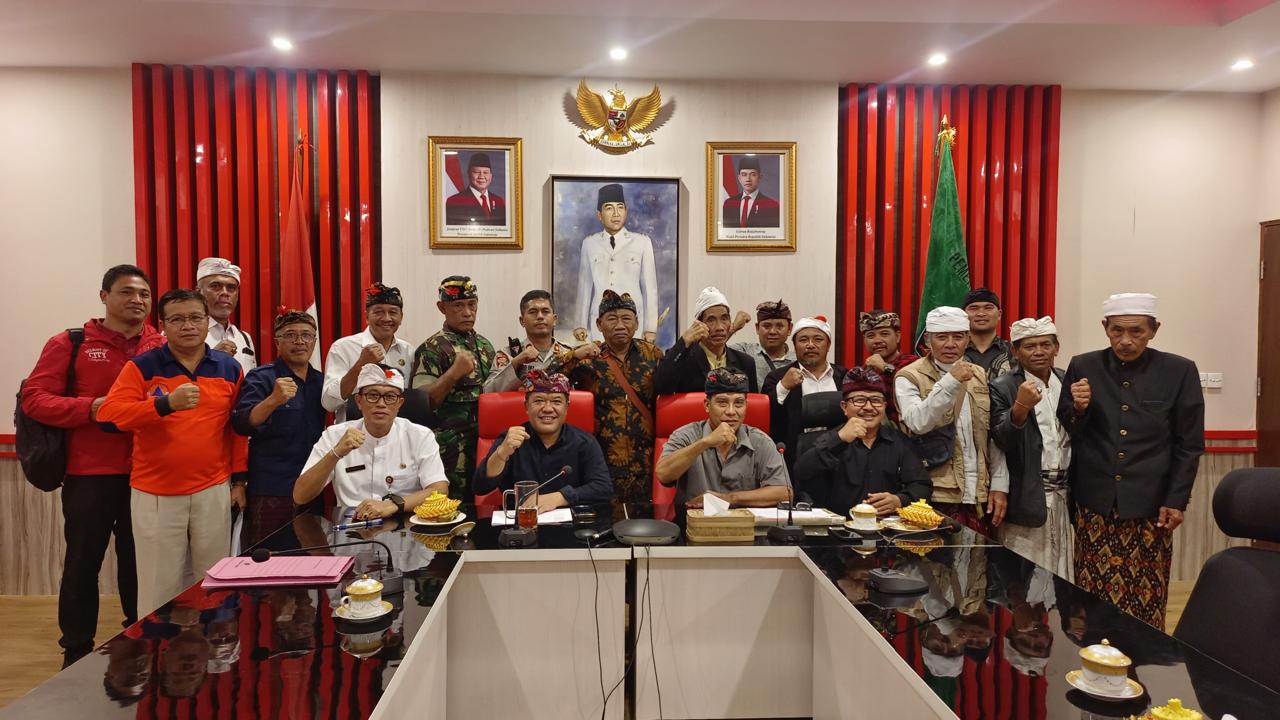 Audiensi dengan Bupati Bangli, Panitia Karya Pura Kayuselem Gwasong Keluhkan Jalan Rusak
