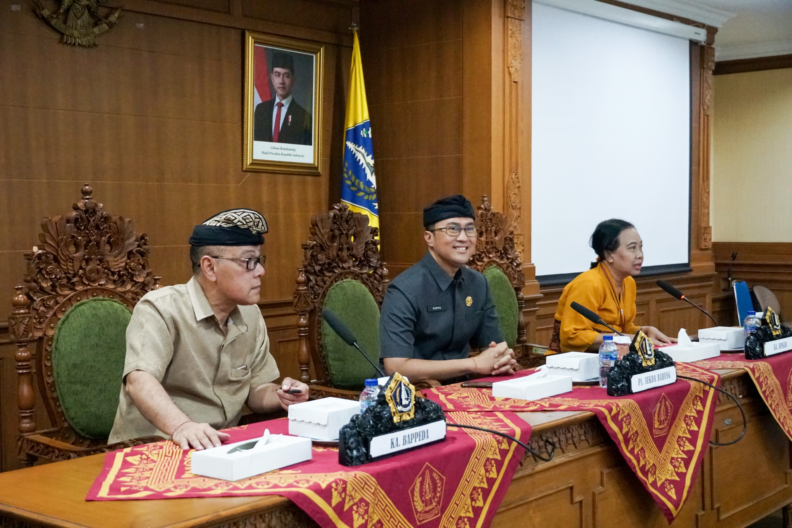 Pj. Sekda Pimpin Rapat TAPD Penguatan Perencanaan Anggaran Daerah 2025