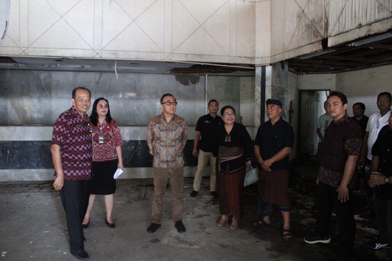 Walikota Jaya Negara Tinjau Bangunan Eks. Bank Komersil, Direncanakan Jadi Kantor Camat Dentim