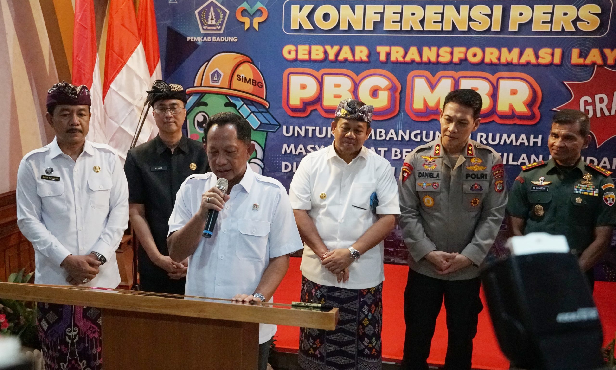 Dukung Percepatan PBG, Pj. Gubernur Bali Dampingi Mendagri dan Menteri PKP Tinjau MPP Badung