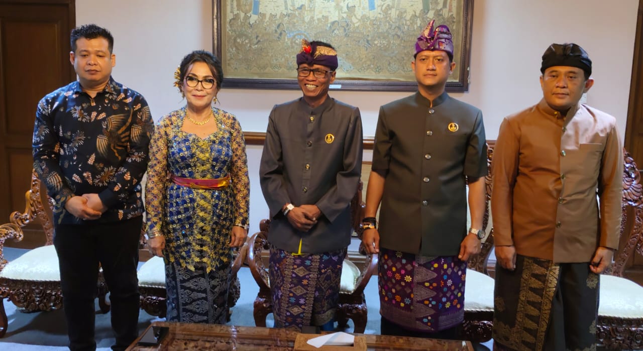 Rayakan HUT Ke-72, Yayasan Dwijendra Gelar Pentas Seni dan Musik di Panggung Terbuka Ardha Candra