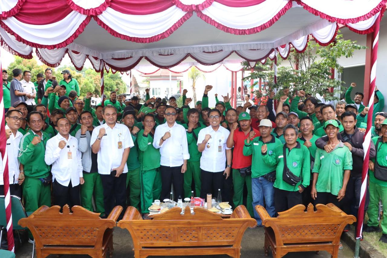 Walikota Jaya Negara Naikkan Gaji Para Sopir Truk Sampah, Wujud Apresiasi Penanganan Persampahan Berkelanjutan