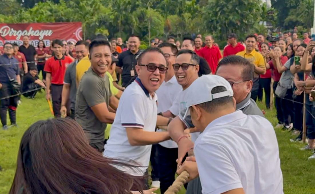 Lomba Tarik Tambang Meriahkan HUT ke-237 Diawali Pertandingan Forkopimda Lawan Pimpinan OPD