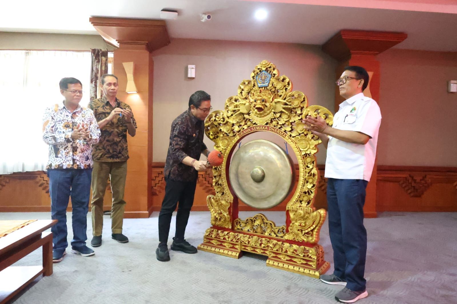 Dorong Tata Kelola Koperasi, Wawali Arya Wibawa Buka Rakerda Dekopinda Kota Denpasar
