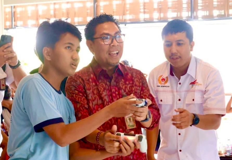 Wawali Arya Wibawa Buka Pertandingan Porsenijar E-Sport Kota Denpasar