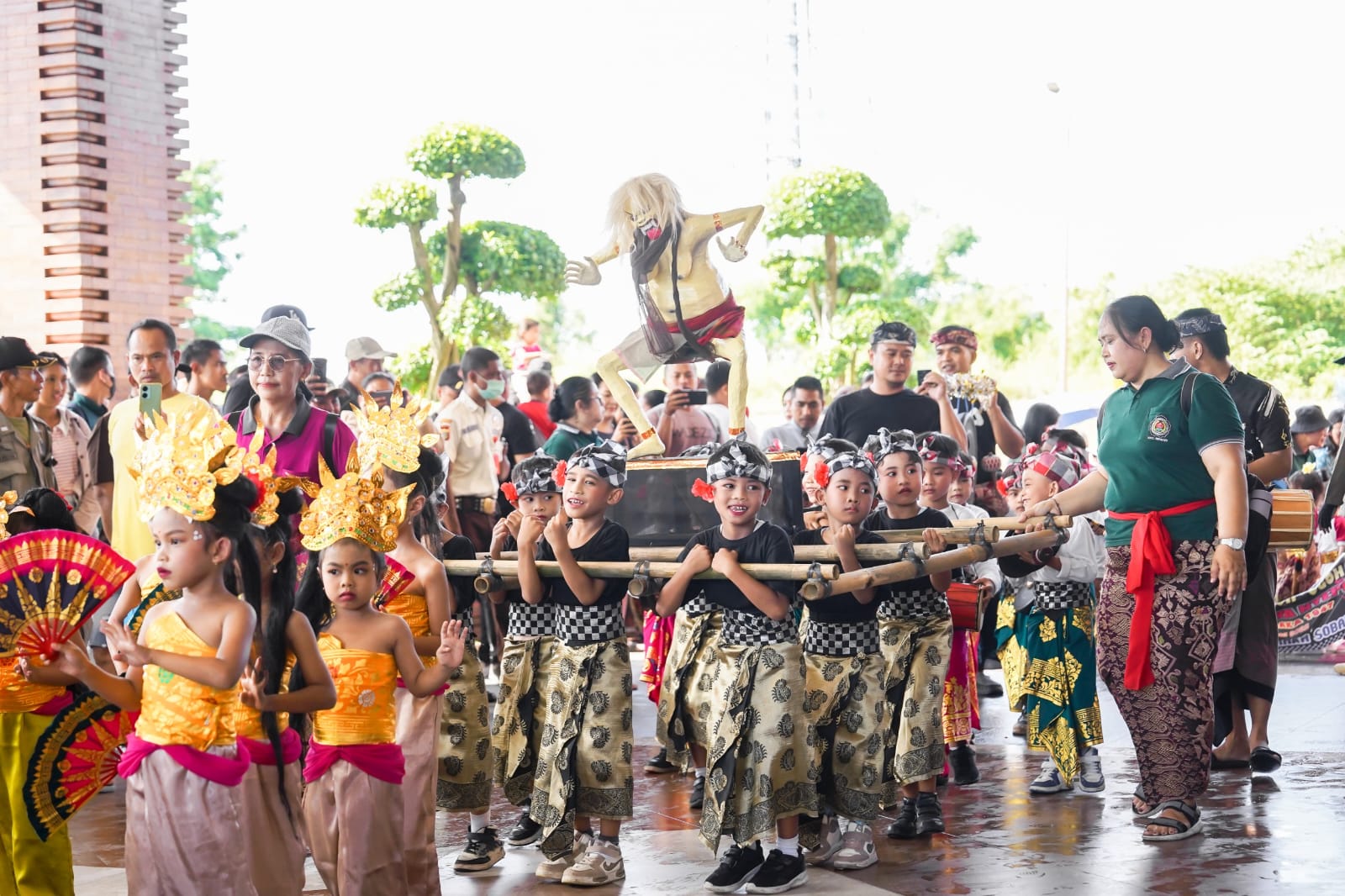 Parade Ogoh-ogoh Anak Usia Dini se-Kecamatan Mengwi di Balai Budaya Giri Nata Mandala