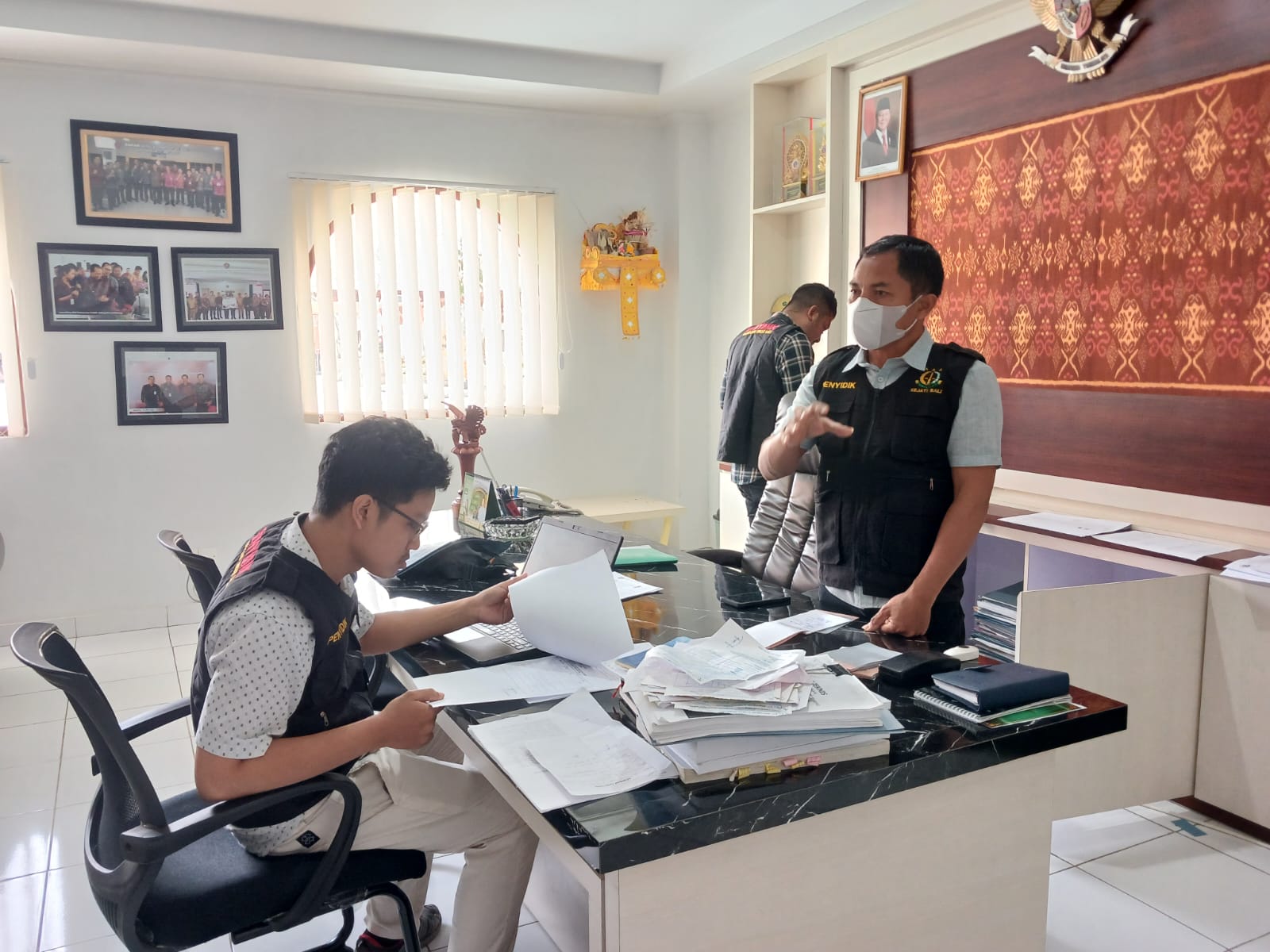 Kejati Bali Geledah Kantor DPMPTSP Buleleng, Sita Dokumen dan HP