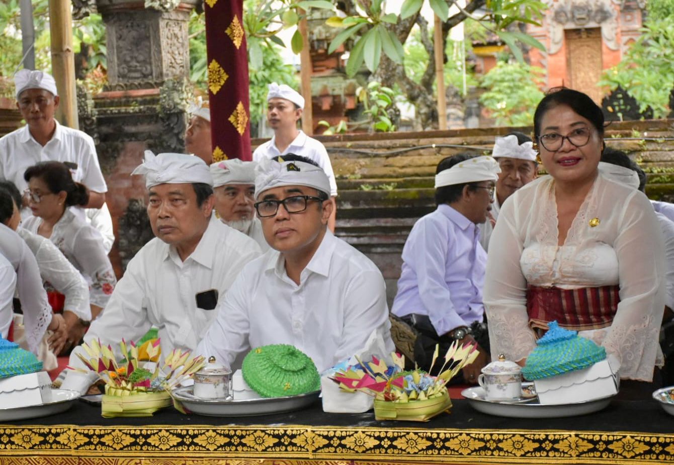 Walikota Denpasar Saksikan Karya Malaspas Pratima dan Archa di Pura Penataran Agung dan Pura Dalem Penatih