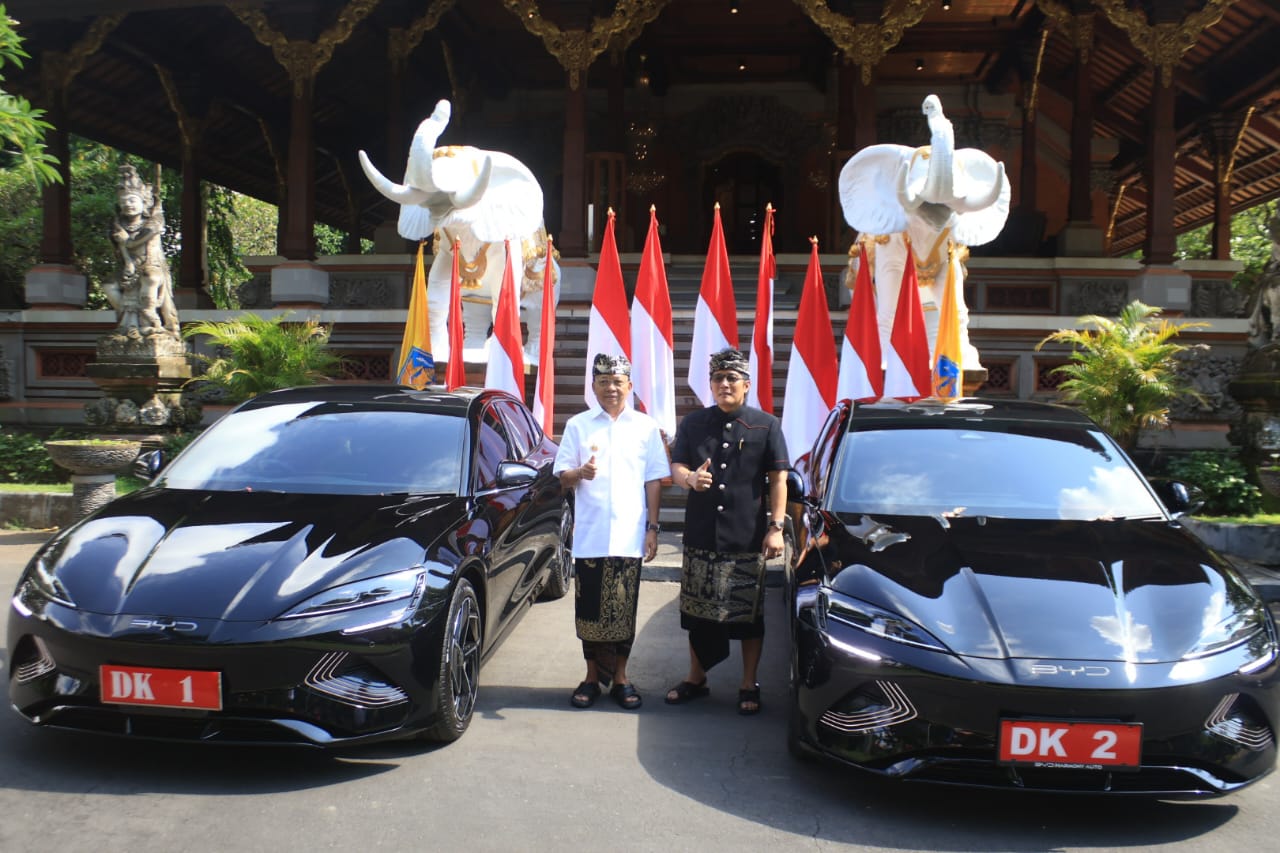 Koster-Giri Pakai Mobil Listrik, Hemat, Nyaman dan Ramah Lingkungan