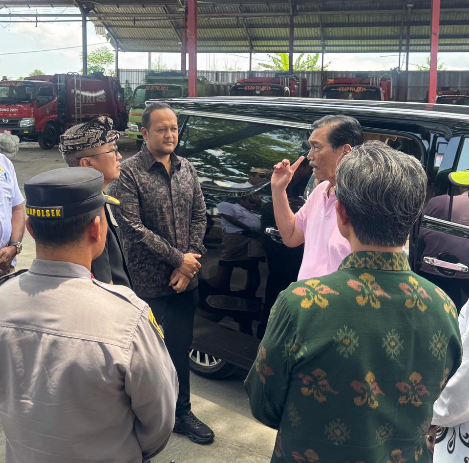 Wabup Alit Sucipta Dampingi Kunjungan Luhut Binsar Pandjaitan ke TPST Mengwitani