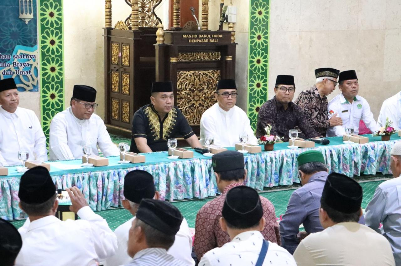 Jaga Toleransi Umat Beragama, Walikota Jaya Negara Hadiri Buka Puasa Bersama di Masjid Darul Huda