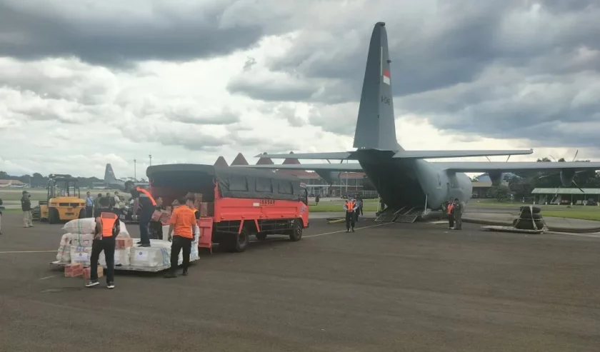 Kemenhan Kirim 12 Ton Bantuan Logistik Korban Gempa Myanmar