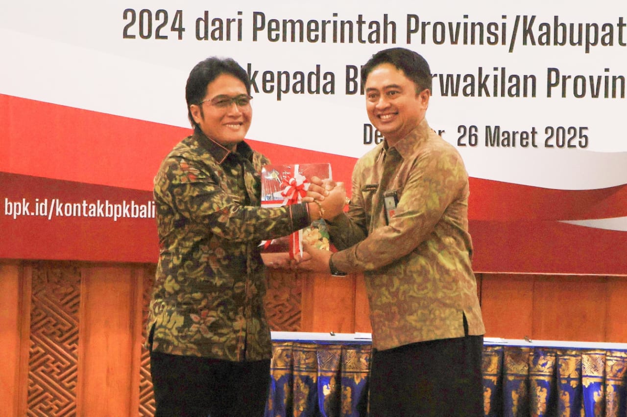 Serahkan LKPD 2024, Wagub Giri Prasta Dorong Capaian WTP Berkualitas