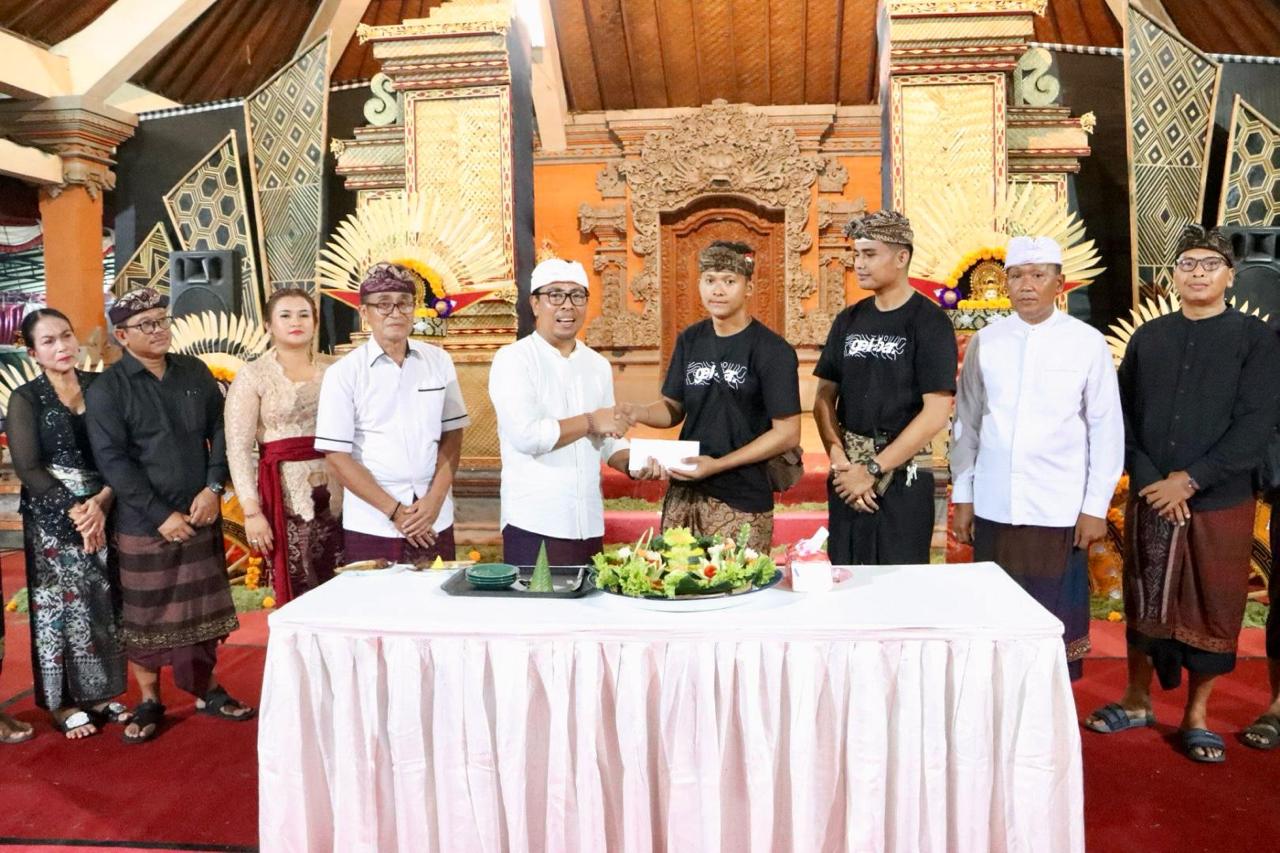 Lomba Bapang Barong dan Makendang Tunggal Yowana Desa Adat Peguyangan Dititup
