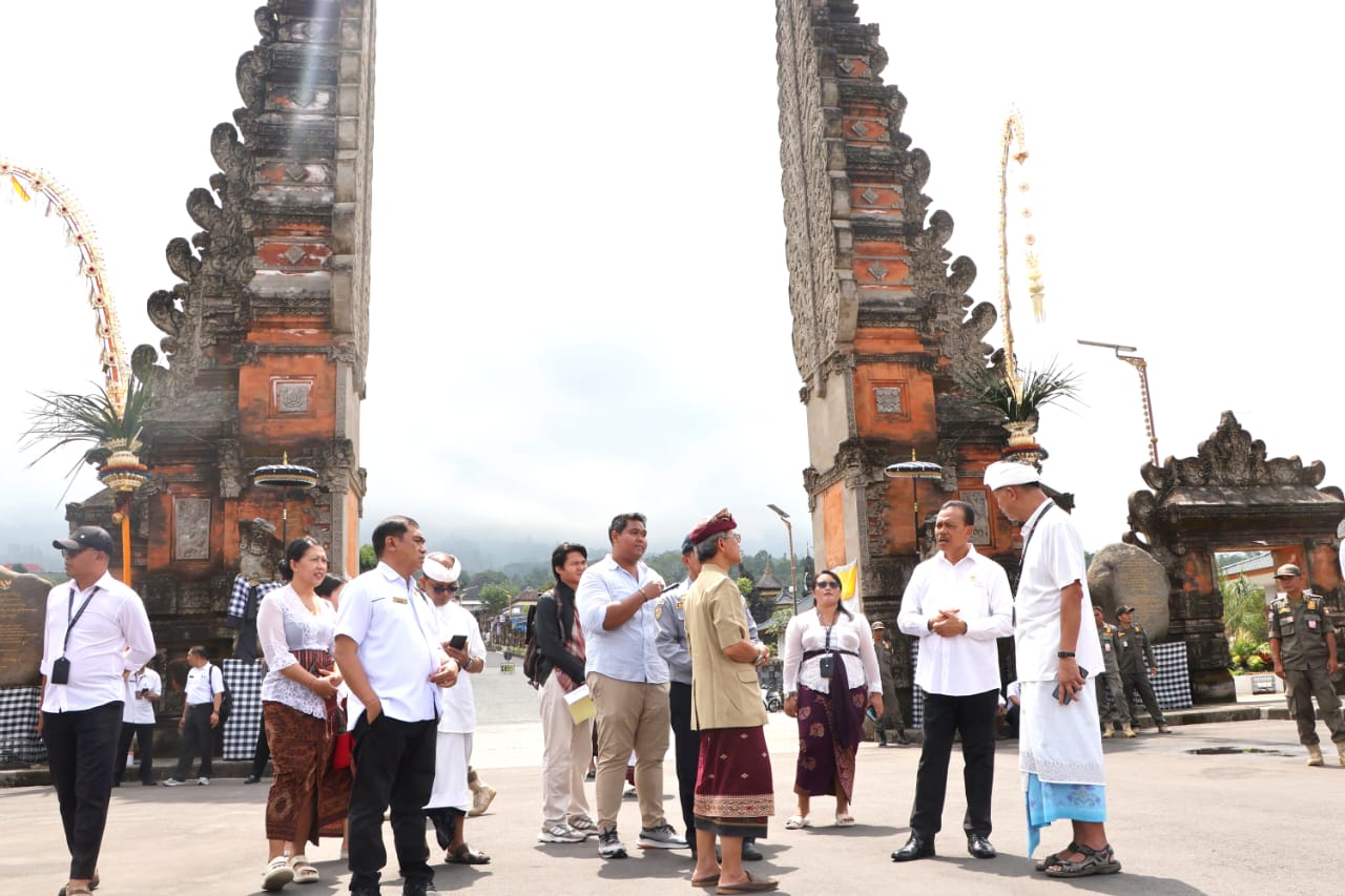 Jelang Pelaksanaan IBTK 2025, Sekda Dewa Indra Cek Kesiapan Layanan dan Fasilitas di Kawasan Pura Agung Besakih