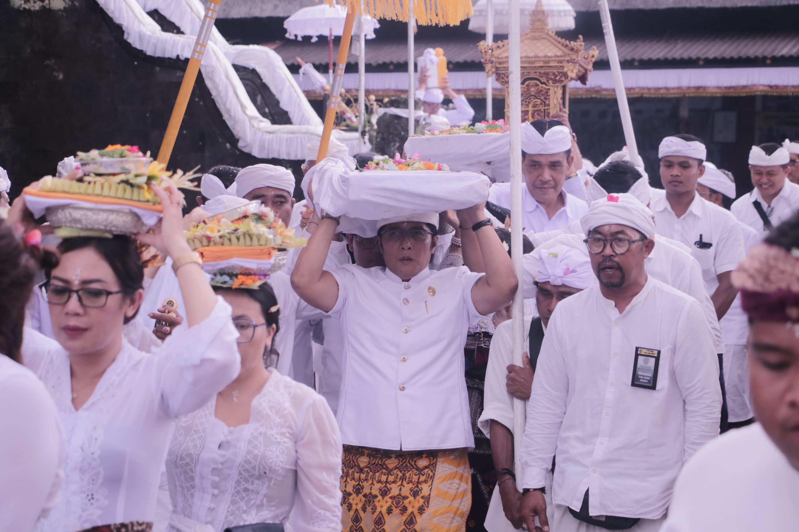 Nedunang Ida Bhatara Kabeh, Wagub Giri Prasta Ngayah Mundut Pralingga Ida Bhatara Lingsir