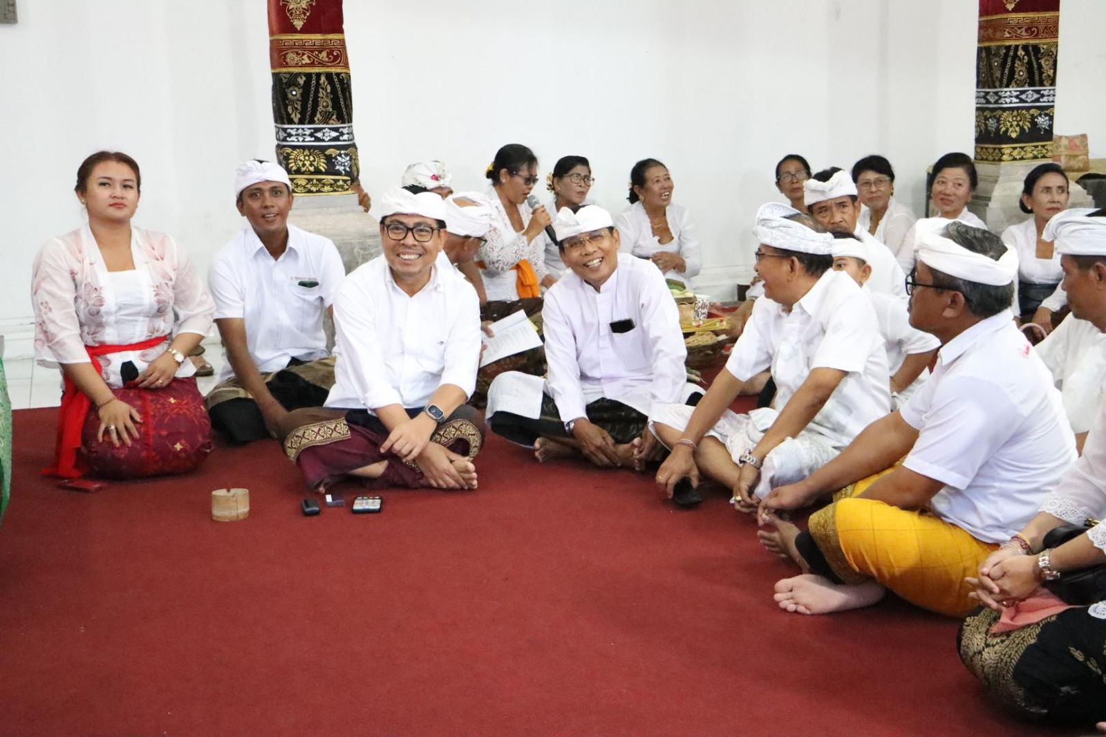 Wawali Arya Wibawa Hadiri Pujawali di Banjar Tengah, Desa Adat Ubung