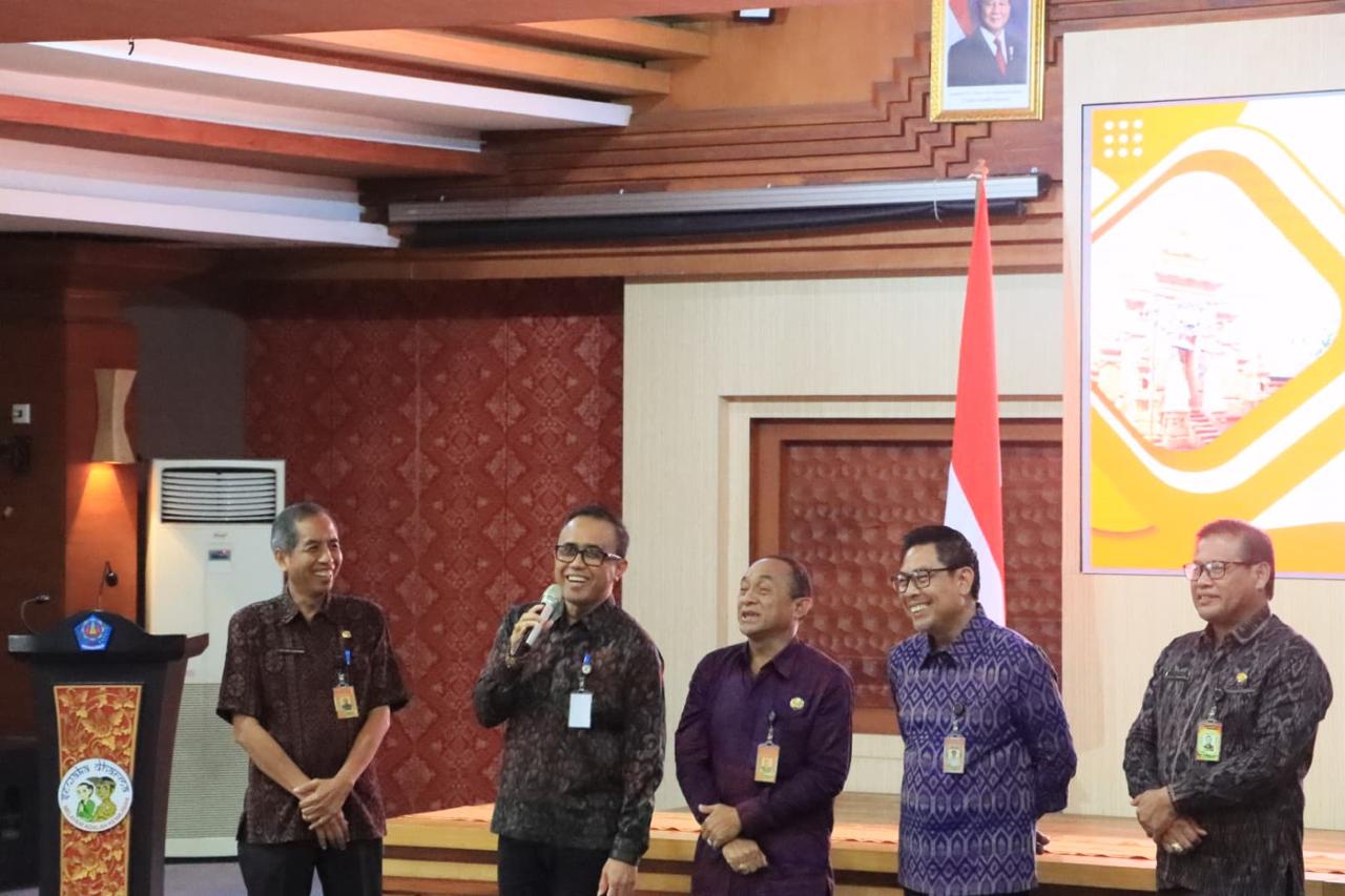 Rakor Kinerja 2025, Walikota Jaya Negara Dorong OPD Perkuat Sinergi Capai 33 Program Prioritas