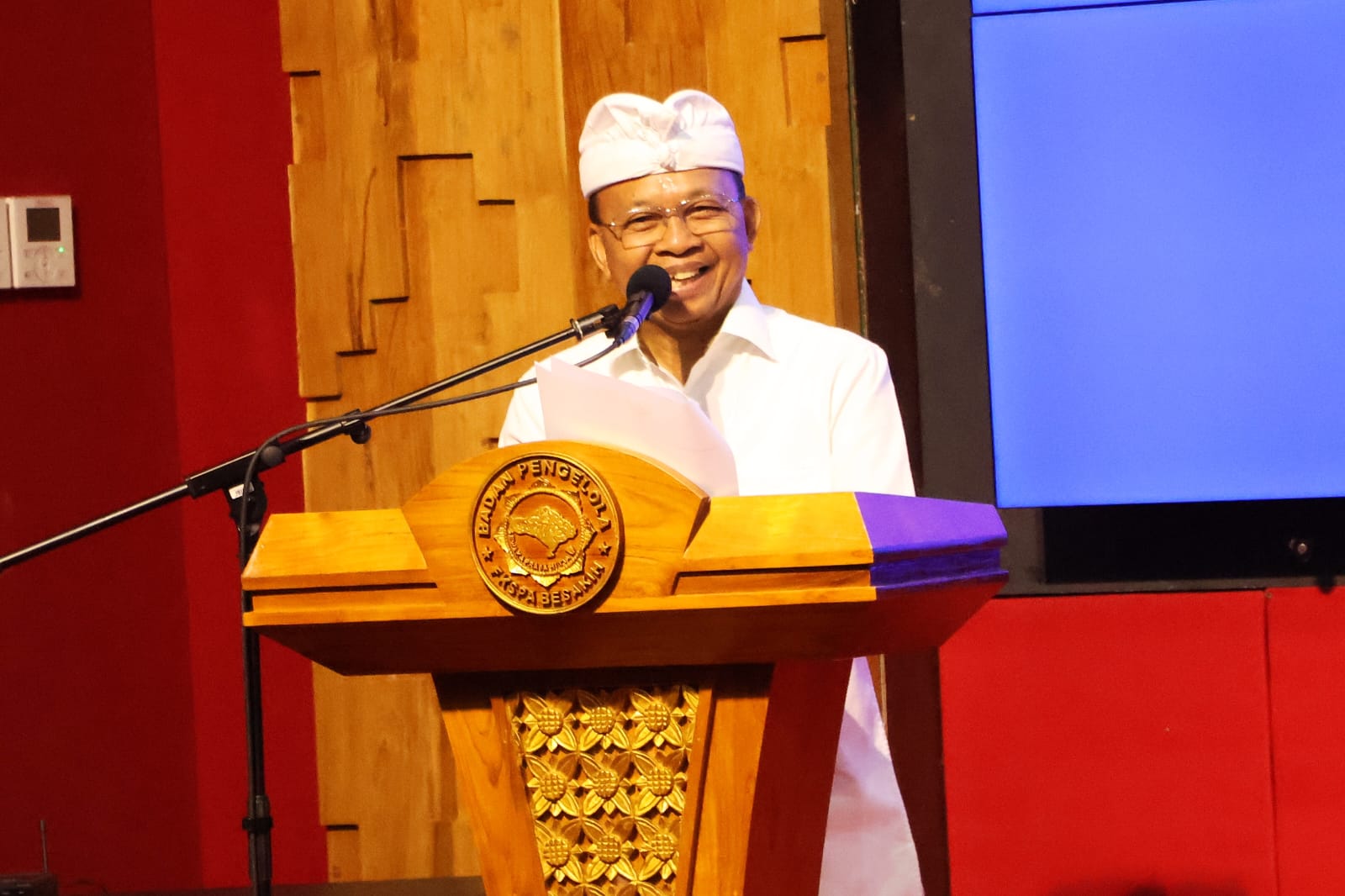 Pastikan Kesiapan Karya IBTK dan Kenyamanan Pamedek, Gubernur Koster Pimpin Rakor di Besakih