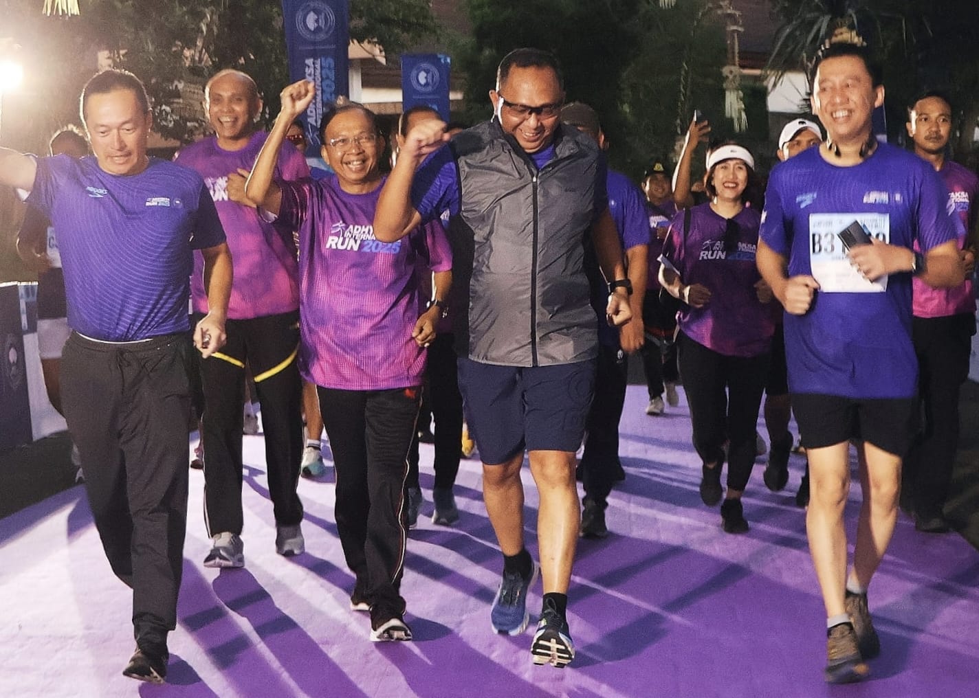 Lepas Ribuan Peserta AIR 2025, Gubernur Koster Bareng Kajati Bali Jajal Jalan 5 Km