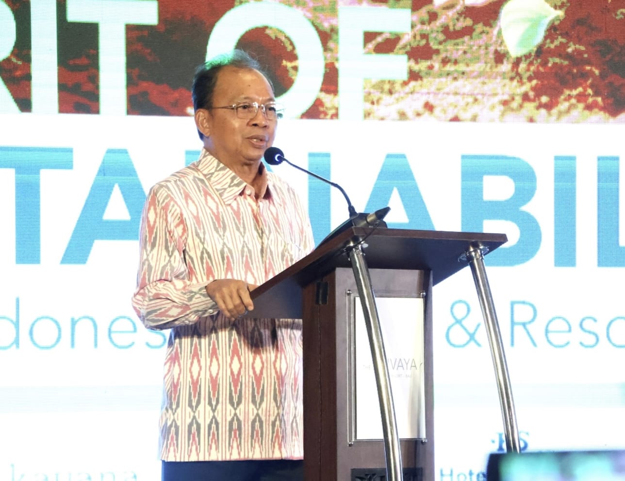 Gubernur Koster Resmikan PLTS Atap Anvaya Hotel, Murah dan Ramah Lingkungan