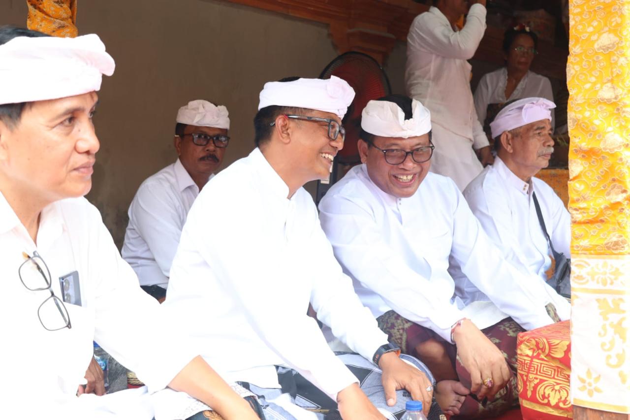 Karya Malspas dan Padudusan Alit di Pura Mekah Desa Pekraman Pohgading