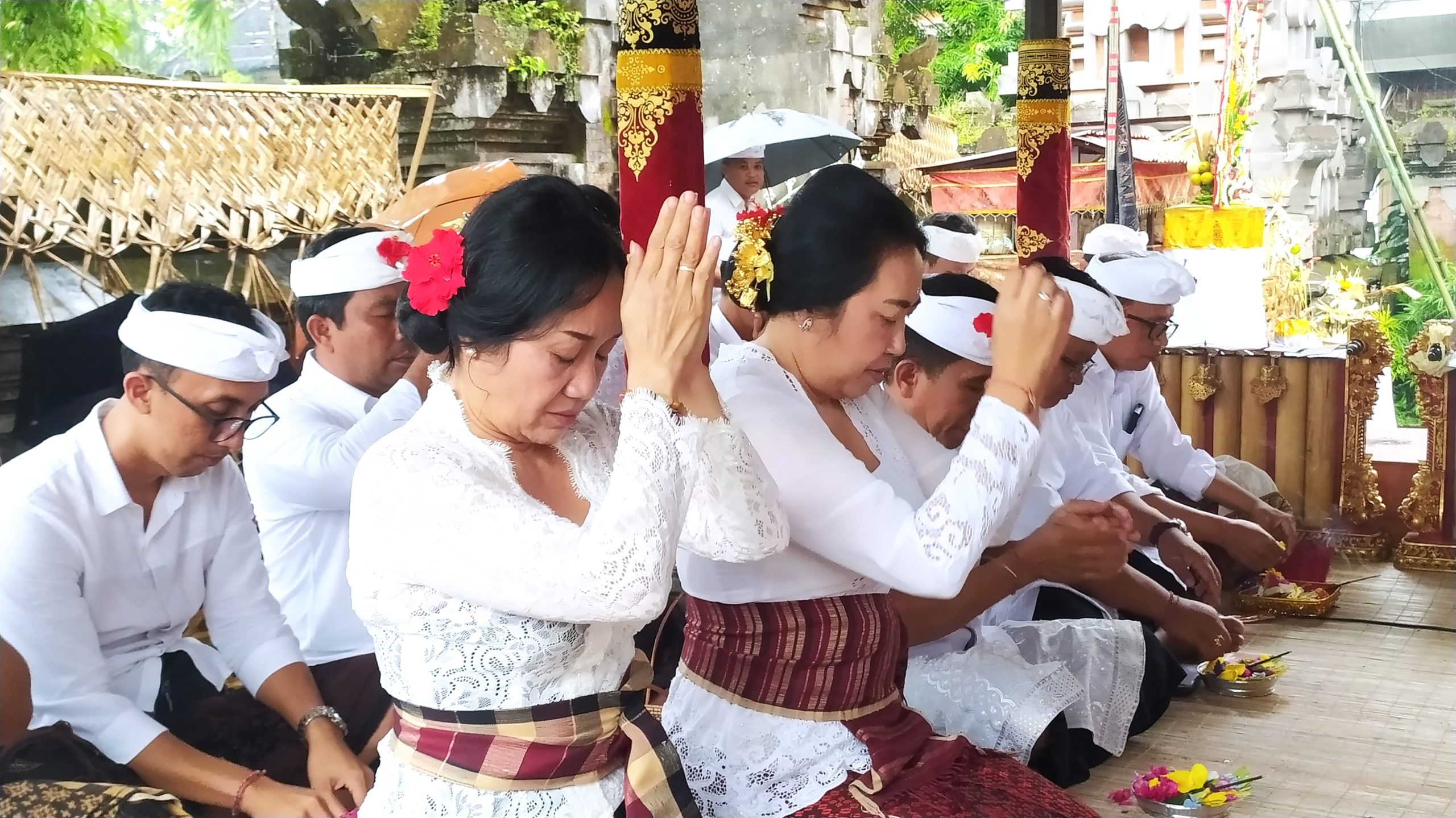 Pemkab Bangli Gelar Upacara Piodalan di Padmasana Kantor Bupati
