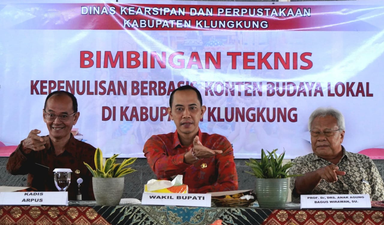 Wabup Tjok Surya Buka Bimtek Penulisan Berbasis Konten Budaya Lokal