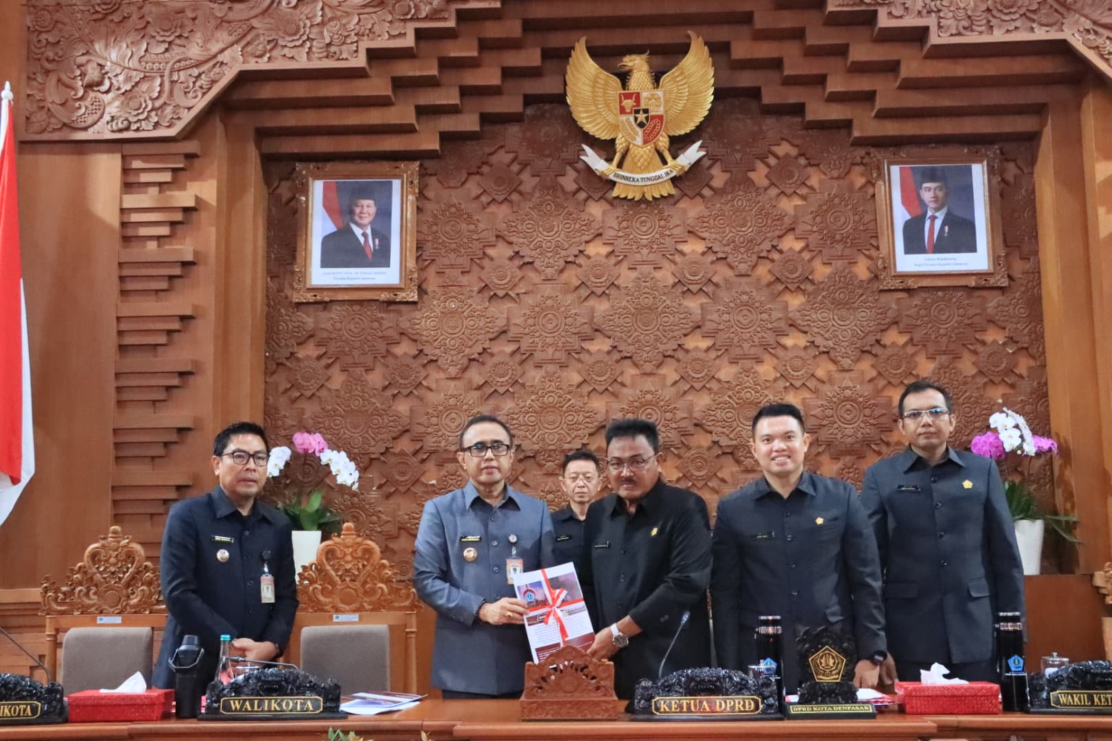Walikota Jaya Negara Terima Rekomendasi atas LKPJ 2024 dan Usulkan Tiga Ranperda Strategis
