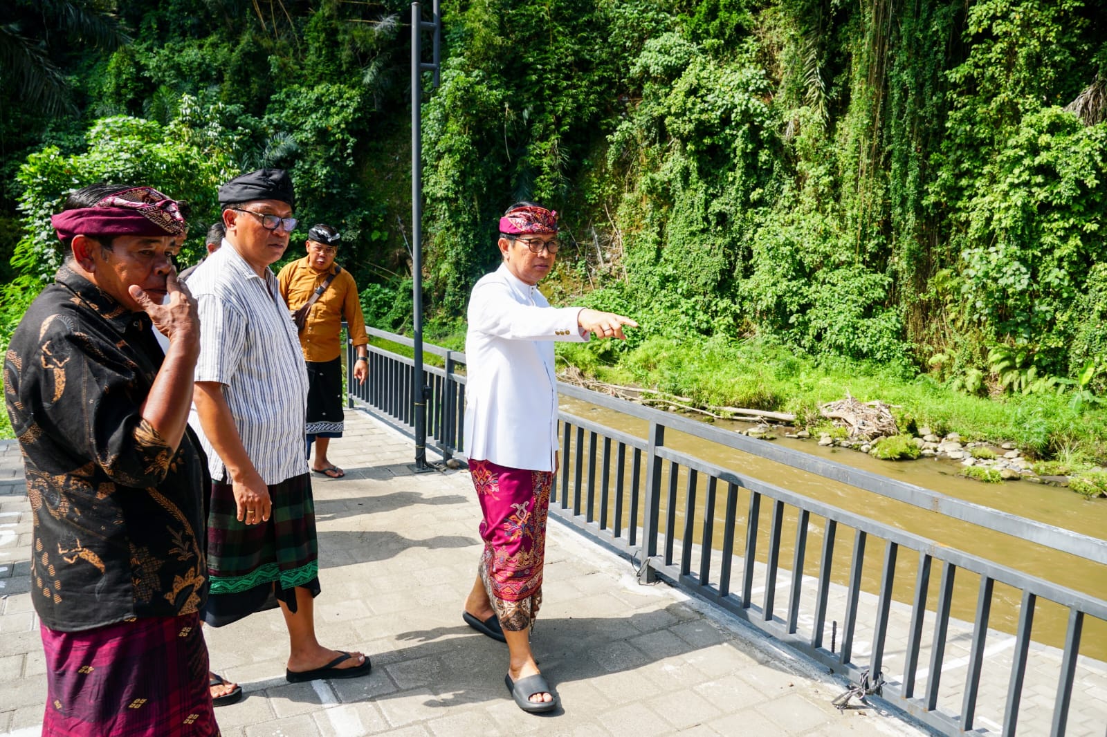Bupati Adi Arnawa Tinjau Tempat Melasti di Desa Adat Abiansemal