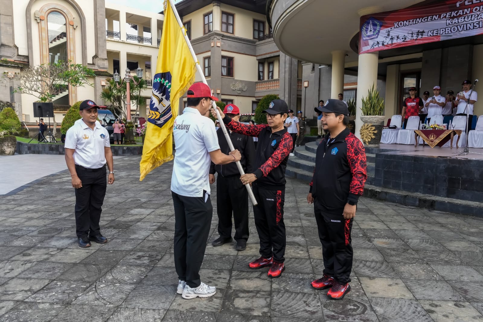 Dilepas Bupati Adi Arnawa, Kontingen Badung Berkekuatan 1.501 Atlet dan Pembina