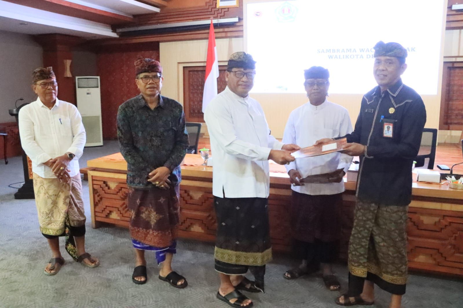 Sinergi Desa Adat dan Dinas, Pemkot Denpasar Luncurkan Gerakan Bali Bersih Sampah