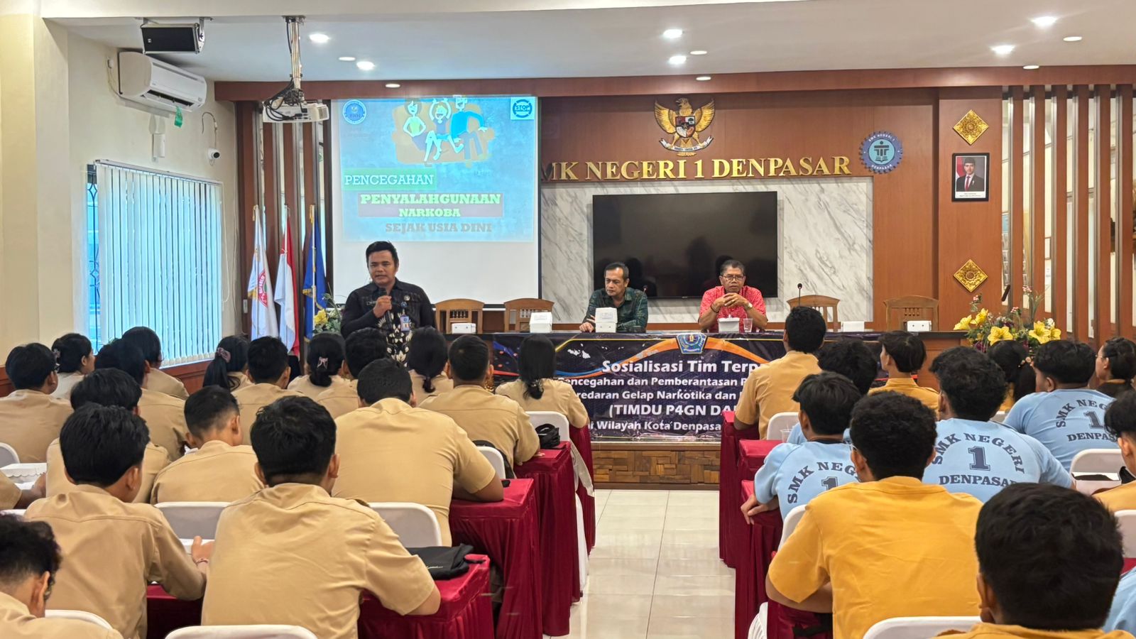 Pemkot Denpasar Sosialisasikan  Pencegahan dan Pemberantasan Penyalahgunaan Narkoba Sasar SMKN 1 Denpasar