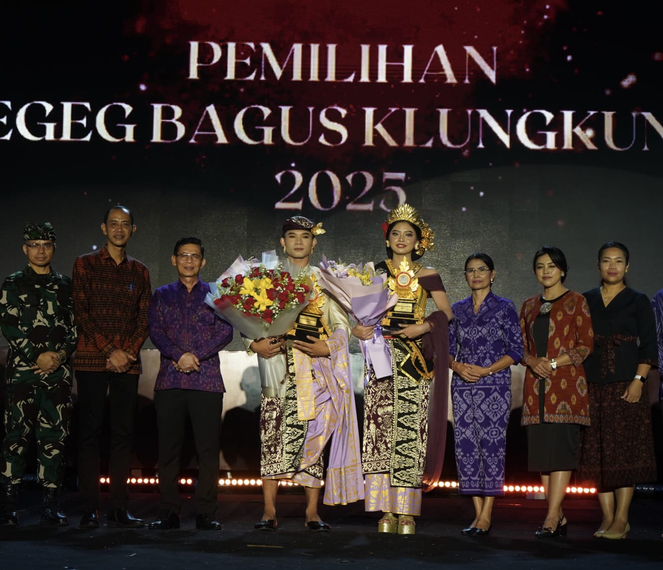Putu Ari Yudiantara-Yuni Paramita Cahyani Dinobatkan Sebagai Jegeg Bagus Klungkung 2025