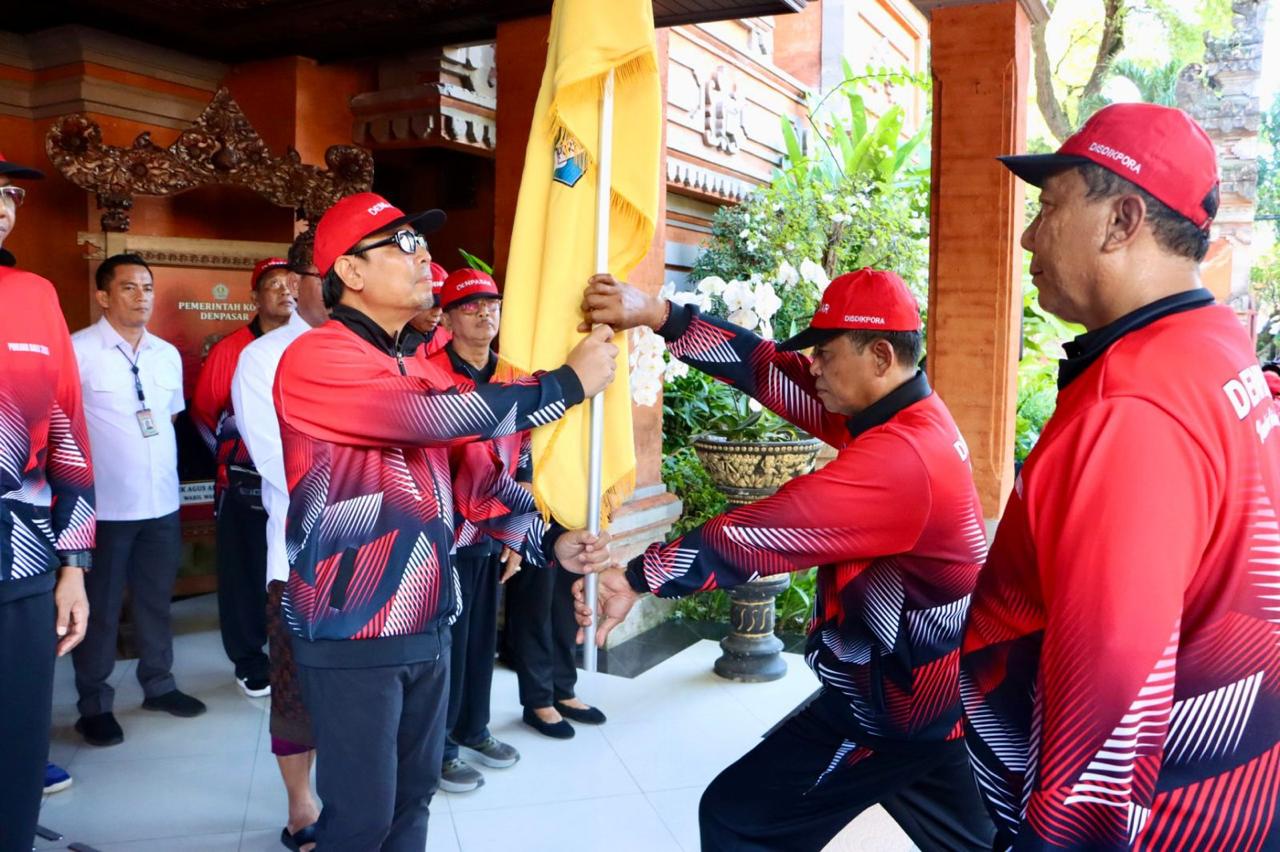 Terjunkan 1.253 Atlet, Pelatih dan Offisial, Wawali Arya Wibawa Lepas Kontingen Denpasar ke Porjar Bali