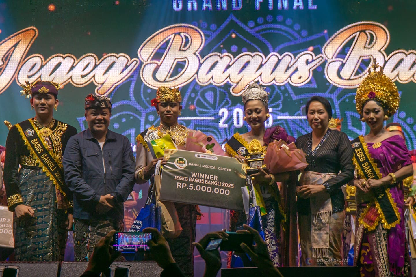 Ni Made Ayu Nisa Satri Ratna dan I Putu Merta Aditya Dinobatkan Sebagai Jegeg Bagus Bangli 2025