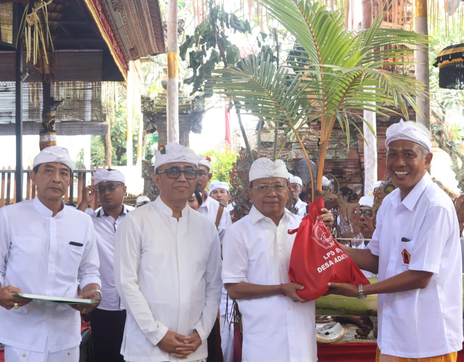 Gotong Royong dan Guyub Sukseskan Karya Ngusaba di Penatih, Gubernur Koster: Cara Jaga Bali Tetap Eksis dan Kokoh