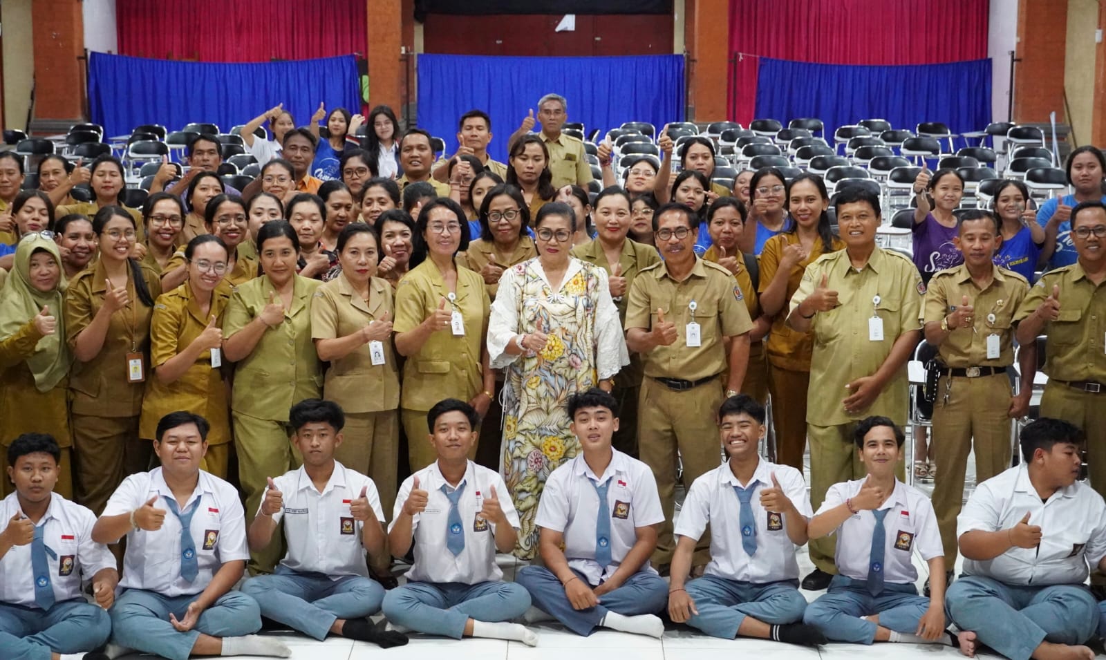 Latihan Bersama Saka Gong SMKN 5 Denpasar, Putri Koster Ajak Generasi Muda Tidak Takut Berolah Seni