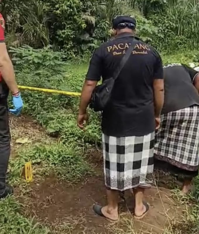 Diduga Jadi Sasaran Maling, Kuburan di Desa Demulih dan Desa Tiga Dibongkar