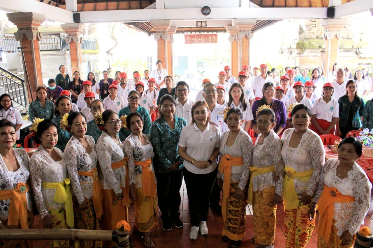 Ny. Ayu Kristi Arya Wibawa Ajak Lansia dan Ibu Hamil Rutin Ikuti Posyandu