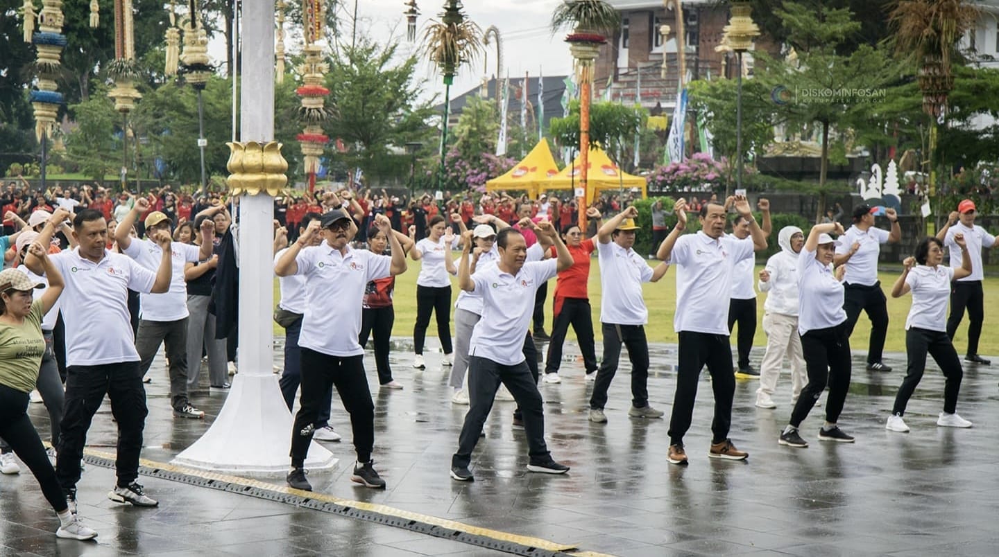 Semangat Kebersamaan Warnai Senam Massal Meriahkan HUT Ke-821 Bangli
